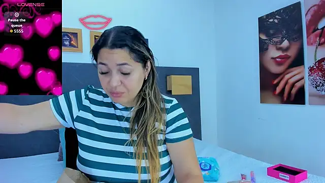 Andhrea Vale online show from April 2026 12:20:01 PM