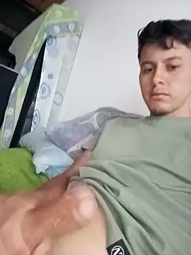 Snapshot of RantedTwinkle chatting on November 2025 02:11:01 PM RantedTwinkle online show from November 2025 02:11:01 PM