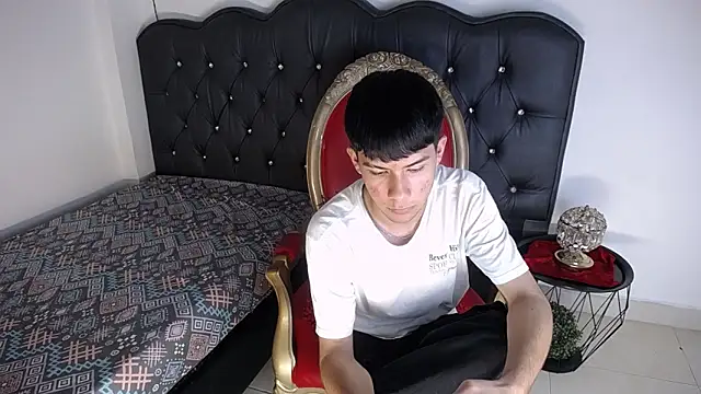 Snapshot of Danny_Rossy chatting on November 2025 12:54:02 PM Danny Rossy online show from November 2025 12:54:02 PM