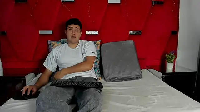 Snapshot of Emmaanddarling chatting on January 2026 02:22:01 PM Emmaanddarling online show from January 2026 02:22:01 PM