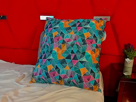 Snapshot of Emmaanddarling chatting on November 2025 02:54:01 PM Emmaanddarling online show from November 2025 02:54:01 PM