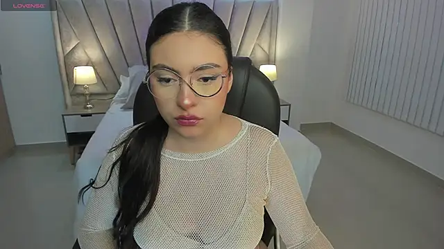 Maya vexx online show from November 2025 08:12:01 PM