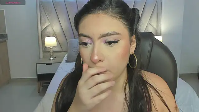 Maya vexx online show from November 2025 07:58:01 PM