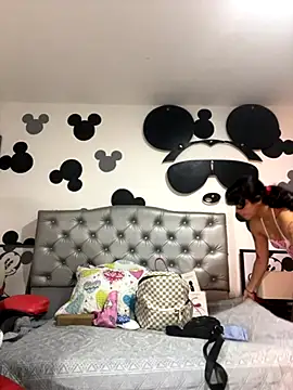 Snapshot of _vaiolet_owo chatting on November 2025 05:01:02 AM vaiolet owo online show from November 2025 05:01:02 AM