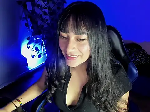 Dhany Naugthy  online show from November 2025 05:28:02 PM