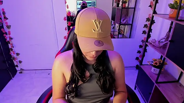 Dhany Naugthy  online show from December 2025 01:02:02 PM