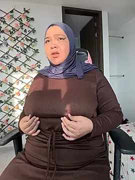 Snapshot of sweetmuslim01 chatting on March 2025 10:04:02 PM sweetmuslim01 online show from March 2025 10:04:02 PM