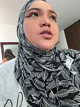 sweetmuslim01 online show from March 2026 04:24:02 PM