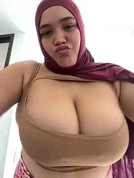 Snapshot of sweetmuslim01 chatting on March 2025 08:57:01 PM sweetmuslim01 online show from March 2025 08:57:01 PM
