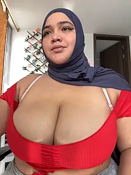 Snapshot of sweetmuslim01 chatting on March 2025 08:38:02 PM sweetmuslim01 online show from March 2025 08:38:02 PM