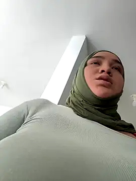 Snapshot of sweetmuslim01 chatting on October 2025 05:25:01 PM sweetmuslim01 online show from October 2025 05:25:01 PM