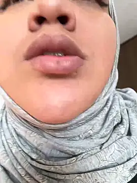 Snapshot of sweetmuslim01 chatting on March 2025 09:49:01 PM sweetmuslim01 online show from March 2025 09:49:01 PM