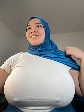 Snapshot of sweetmuslim01 chatting on February 2025 09:21:02 PM sweetmuslim01 online show from February 2025 09:21:02 PM