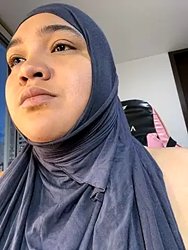 Snapshot of sweetmuslim01 chatting on September 2025 11:04:02 PM sweetmuslim01 online show from September 2025 11:04:02 PM