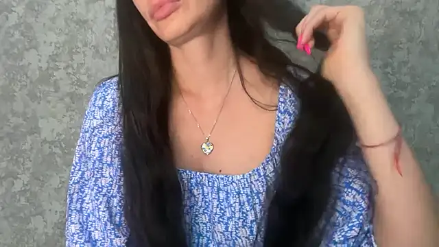 Angelinaa19 online show from June 2026 12:43:02 PM
