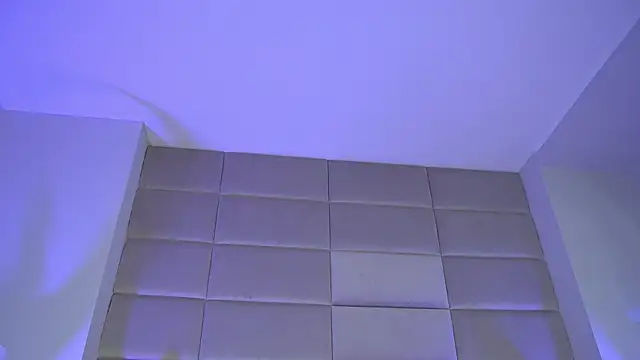 KatiaFinesse online show from November 2025 04:33:01 PM