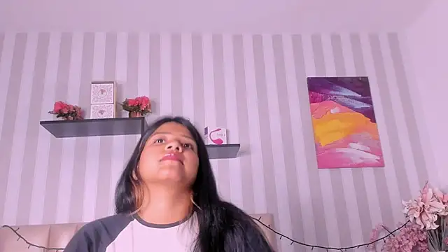 Lina Villada online show from November 2025 02:23:01 PM