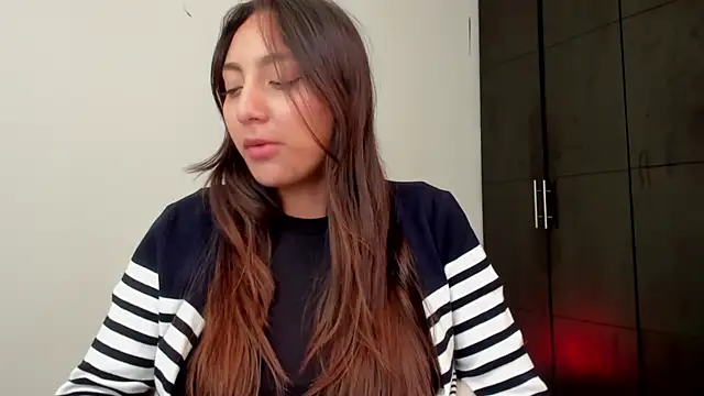 Snapshot of LilyGarcia chatting on May 2026 06:42:02 PM LilyGarcia online show from May 2026 06:42:02 PM