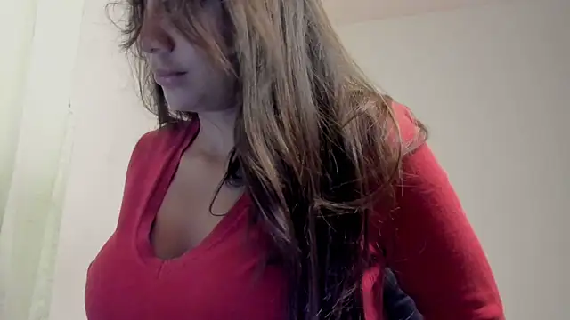 Snapshot of LilyGarcia chatting on May 2026 01:48:07 AM LilyGarcia online show from May 2026 01:48:07 AM
