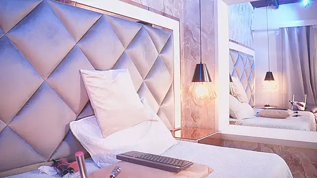 crystal gilton online show from February 2026 07:11:02 PM