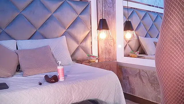 crystal gilton online show from March 2026 07:04:01 PM