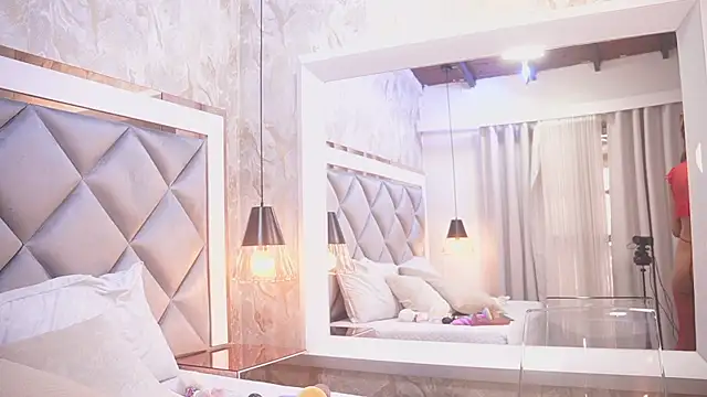 crystal gilton online show from February 2026 07:11:01 PM