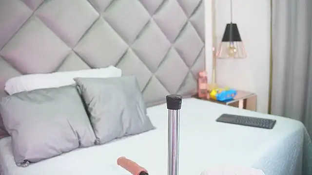 crystal gilton online show from February 2026 07:14:01 PM