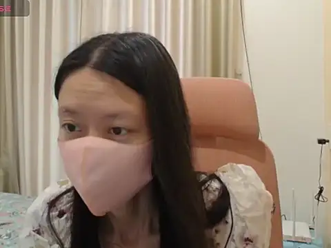 Lil-Cherries online show from December 2025 05:31:01 AM