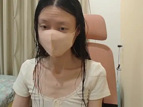 Lil-Cherries online show from February 2026 01:40:02 PM