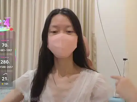 Lil-Cherries online show from November 2025 03:44:01 AM