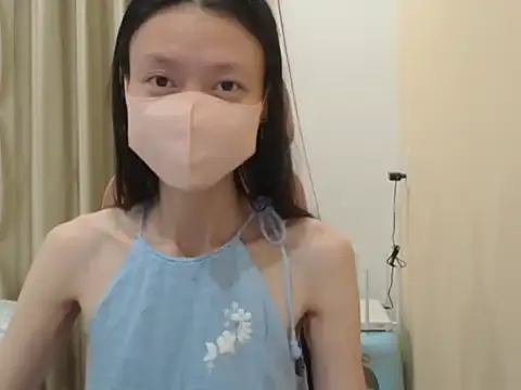 Lil-Cherries online show from April 2026 02:01:05 PM