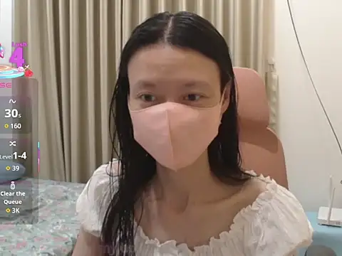 Lil-Cherries online show from November 2025 10:58:02 AM