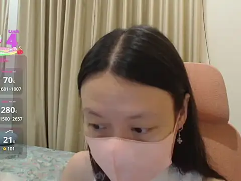 Lil-Cherries online show from December 2025 03:05:01 PM