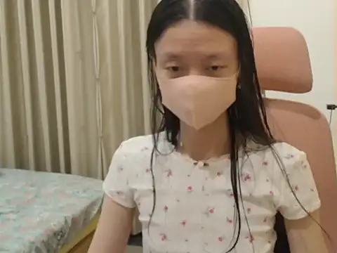 Lil-Cherries online show from March 2026 01:14:02 PM