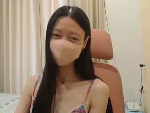 Lil-Cherries online show from April 2026 02:41:01 AM