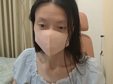 Lil-Cherries online show from February 2026 01:11:02 PM