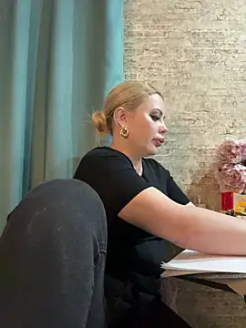 MonnyStef online show from February 2026 08:52:02 PM