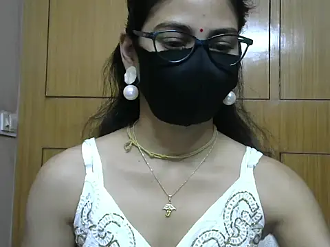 Fairy Pie online show from April 2026 10:35:01 PM