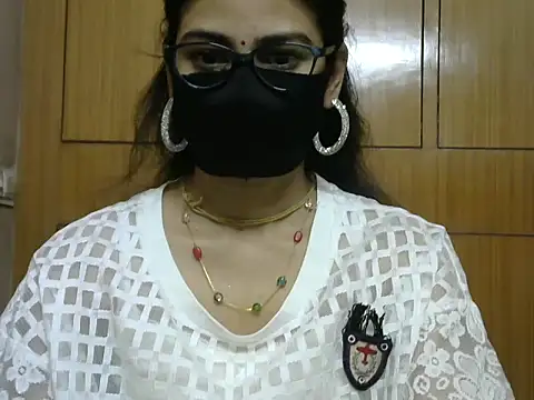 Fairy Pie online show from April 2026 07:42:02 PM