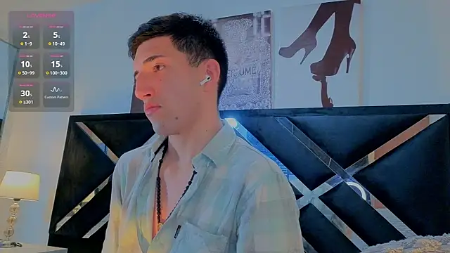 Un Sluttyy online show from April 2026 11:33:01 AM