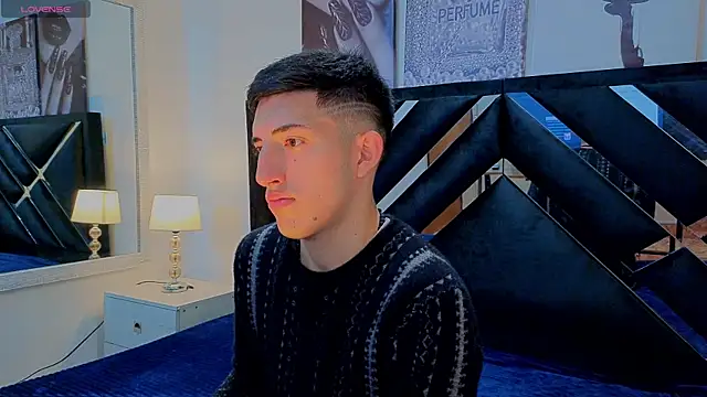 Un Sluttyy online show from April 2026 11:15:01 AM