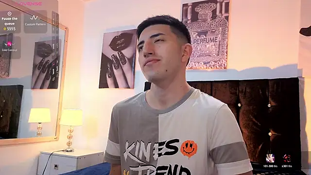 Un Sluttyy online show from February 2026 11:23:01 AM