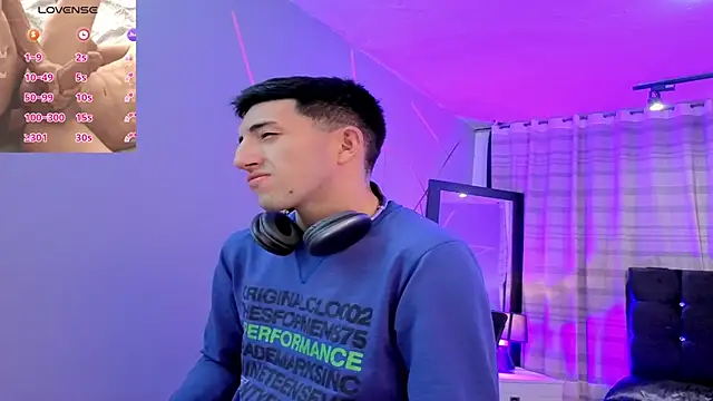 Un Sluttyy online show from December 2025 11:27:01 AM