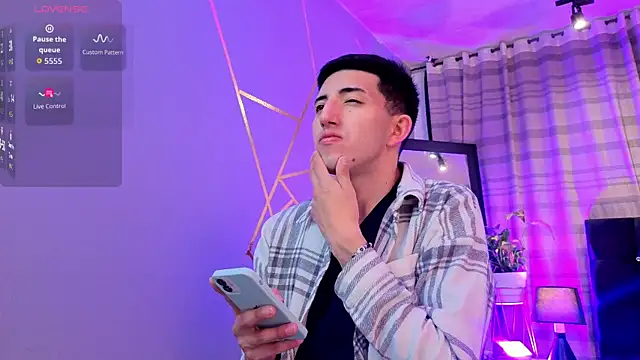 Un Sluttyy online show from December 2025 11:45:01 AM