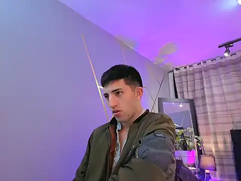 Snapshot of Un_Sluttyy chatting on November 2025 11:48:01 AM Un Sluttyy online show from November 2025 11:48:01 AM