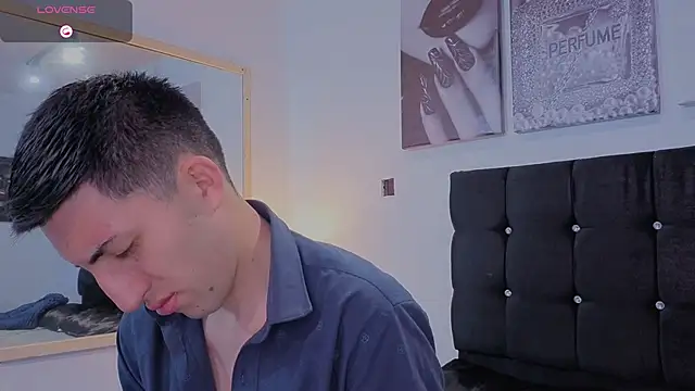 Un Sluttyy online show from February 2026 10:59:02 AM