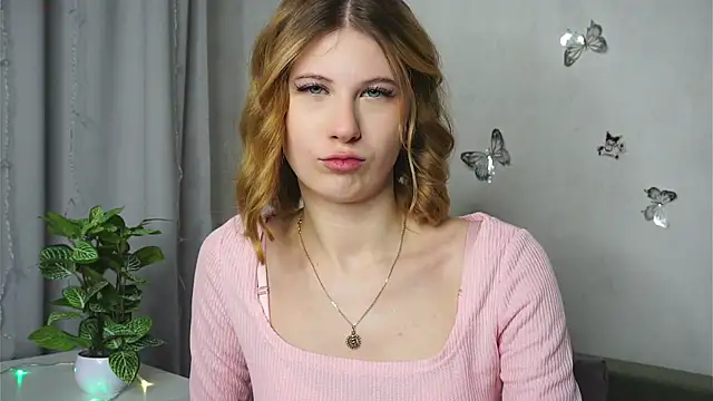 YvonneBou online show from December 2025 07:59:02 PM