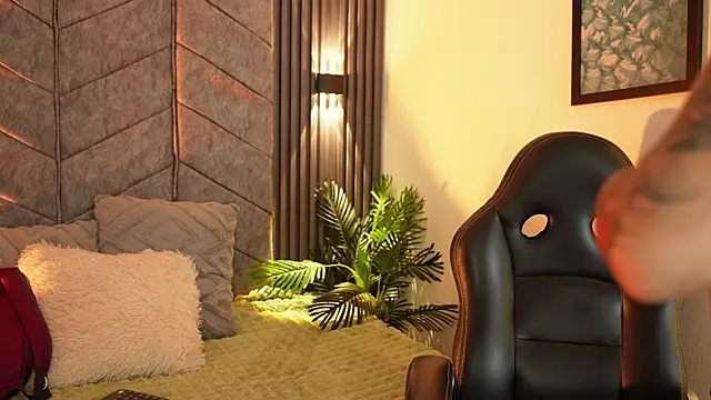 AuroraLanee  online show from December 2025 07:36:05 PM