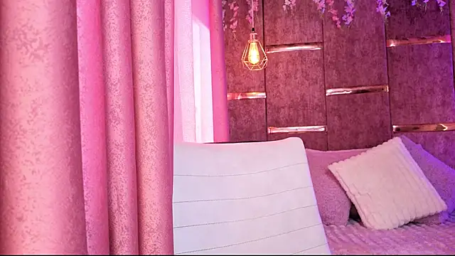 AuroraLanee  online show from November 2025 07:25:01 PM