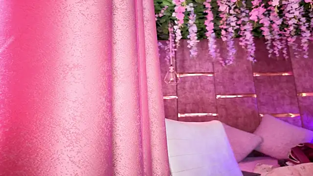 AuroraLanee  online show from December 2025 07:35:01 PM